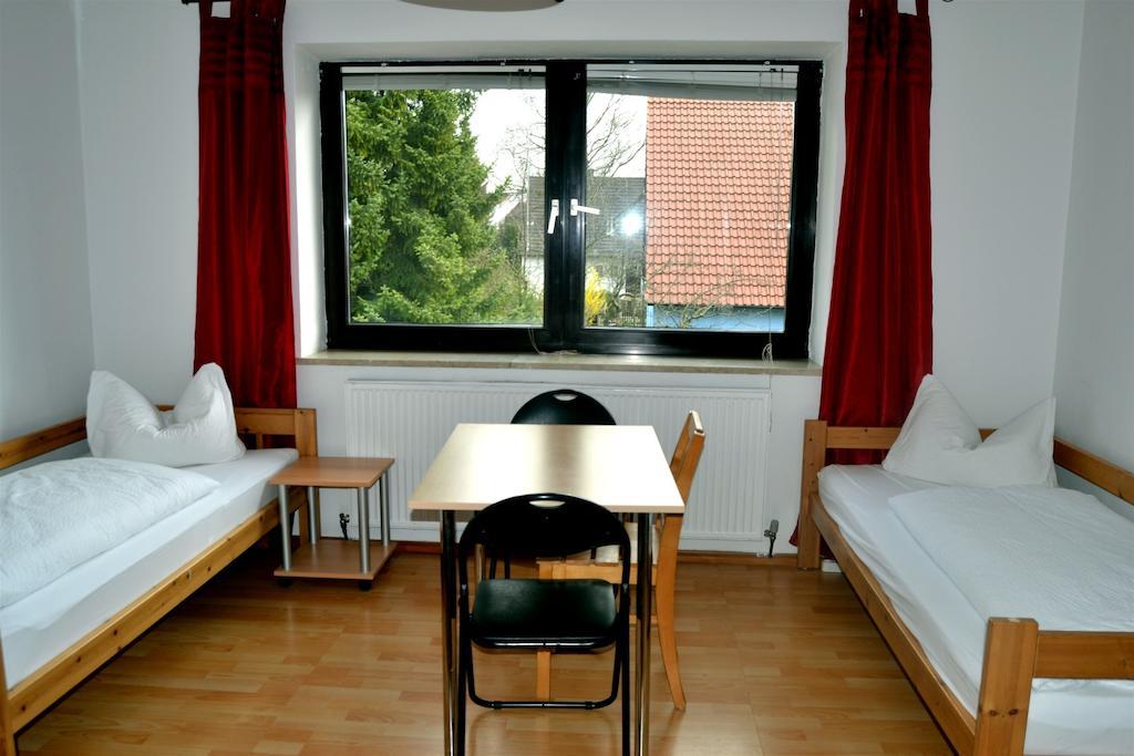 Gastehaus Sebastian Guest House Ердинг Стая снимка