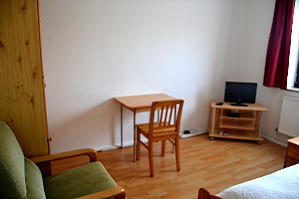 Gastehaus Sebastian Guest House Ердинг Стая снимка